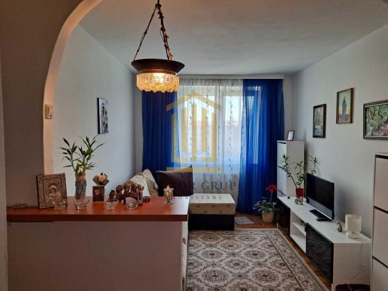 Apartament 4 camere | Etaj 3 | Balcon | zona Mihai Viteazul