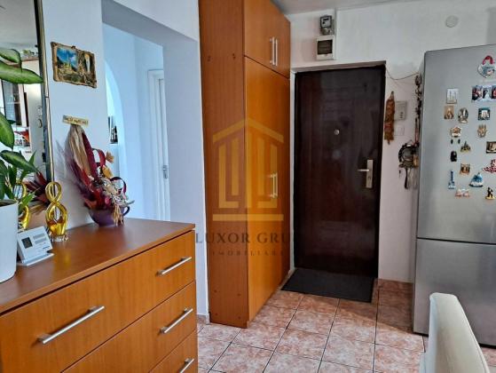 Apartament 4 camere | Etaj 3 | Balcon | zona Mihai Viteazul