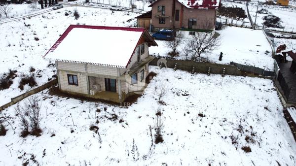 Casa în roșu, Budacul de jos, 150 mp