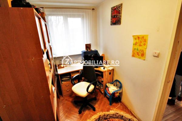 Apartament 3 camere, 40 mp, etaj 1, Rovinari, Ady.