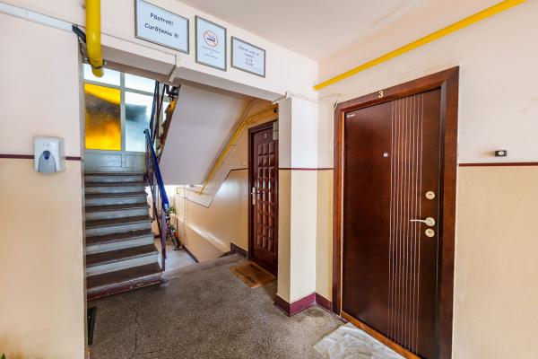 Apartament renovat modern, 2 camere, “la cheie” în zona Lebăda, Arad